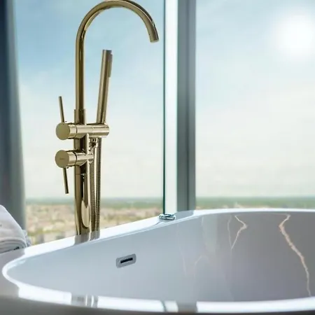 Hnaza Tower White 23 Pool & Appartement *